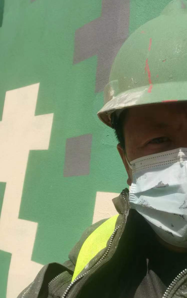 可克达拉迷彩漆未完全固化；